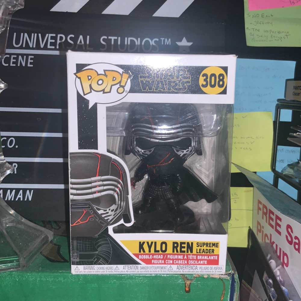 STAR WARS: Kylo Ren Funko Pop